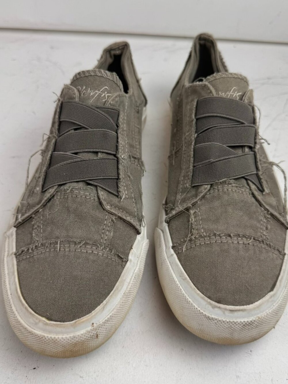 Blowfish Malibu Distressed Gray Slip On Sneaker No Size Tag MSMTS Women's 7.5-8